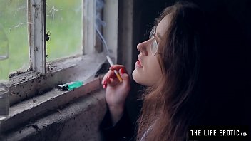 Furious Chick In Glasses With Perky Nips Goes Wild Jerking Off In A Grimy Alley