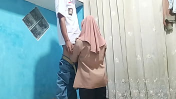 Student Hooks Up With Teacher After School