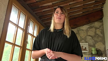 Davina, Une Coquine Sensuelle, Aime La Sodomie Sous La Pluie
