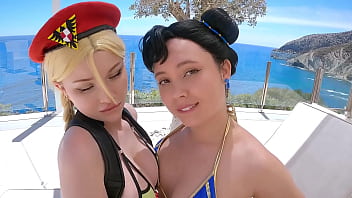 Chun Li Và Cammy đấu Nhau Trong Cosplay Street Fighter Nóng Bỏng
