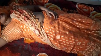 नवविवाहिता पत्नी के साथ एक रात..।