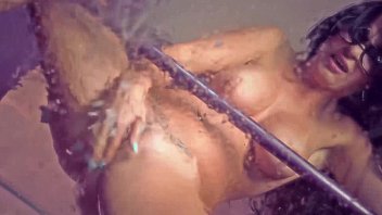 Sexy Brunette Plays With Herself On Cam