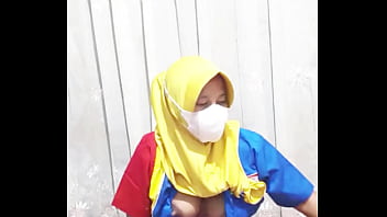 “girl In Hijab At Indomaret Masturbates Before Heading To Work”