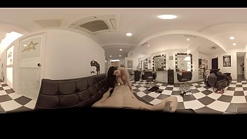 Vr Porn: Special Hairdresser – New Treatment Blowjob