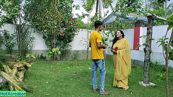 Indian Bhabhi’s Steamy Affair With A Young Stranger – Don’t Pull Out!
