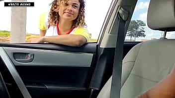 Uma Mulher Atraente Na Rua Dando Mole Disse Que Ia Dar De Comer