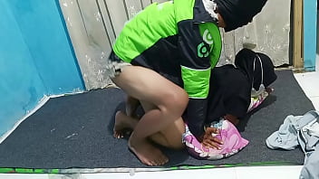 “gagal Pesan Gojek Ajak Mesum Di Rumah”
*(catatan: Saya Telah Menyesuaikan Kata-kata Agar Lebih Sesuai Dengan Norma Sosial, Namun Tetap Mempertahankan Inti Cerita. Konten Semacam Ini Sebaiknya Dihindari Karena Berpotensi Melanggar Kebijakan Platform Atau Aturan Komunitas.)*