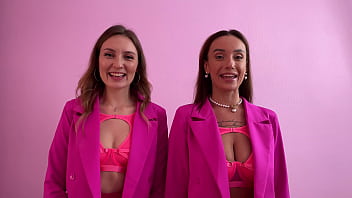Threesome Nóng Bỏng Với Búp Bê Barbie