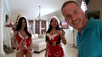 Bangbros – Bubble Butt Christmas Special With Rebeca Linares & Abella Anderson