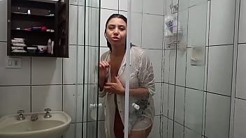 Sarah Rosa │ Cleaning The Bathroom