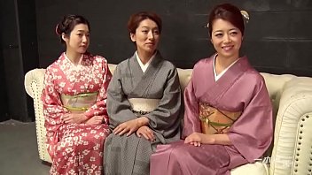 熟女たちの乱交パーティー1