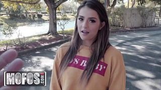 Sofie’s Public Pickup – Can’t Decline Cash – Mofos