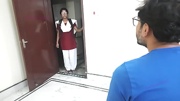 Innocent Bengali Girl’s First Time With A Stranger – Hindi Erotic Tale