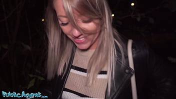 Caught In The Act: French Girl Goes All Out In Public