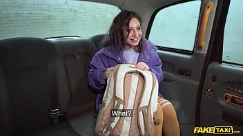 Milf Offers Her Shaven Pussy To Pay For The Taxi Ride