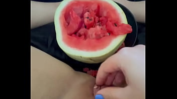 Homemade Watermelon Orgasm Tutorial – Full Amateur Arab Girl Video 2025 – Saudi Kinky Fruit Fetish – Teen Tight Pussy – Los Angeles Usa