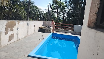 I Called The Handyman On Sunday To Finish The Pool Job, But I Got All Ready And Horny Waiting… Soon He Jerked Off And Came For Me.