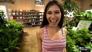Young Amateur Gets Picked Up And Hooked Up
