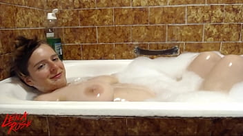Large Breasts In The Bath