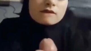 Hijabi Girl Gives Oral On Stairs In Pakistani Adult Scene