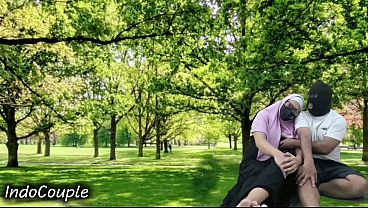 Real Couple Outdoor Sex: Muslim Couple’s Public Park Affair