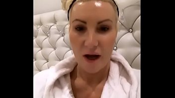 Late Night Chat With A Big Tits Milf – Realsophiejames.com