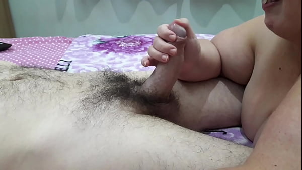 Skilled Amateur Wife Gives A Handjob