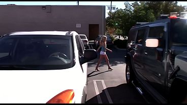 Hillary Scott Giving Head