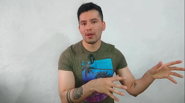 Electrician Ends Up Hooking Up With The Gay Couple Who Hired Him