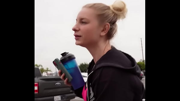 Gym Milf Gets Car Sex After Workout