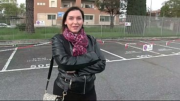 Exclusive – Curvy Italian Woman Gets Her Ass Pounded By A Stranger For €500 – English Subtitles