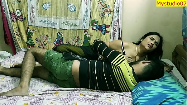 Desi Housewife Has A Passionate Encounter With An Unemployed Guy! Real Lovemaking With Clear Hindi Audio.