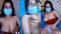 Hot Chick Pinches Her Clit On Sugar Live