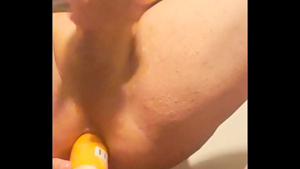 Solo Stud Strokes His Hole By The Tub