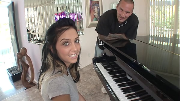 Stephanie Kane’s Stepdaughter Craves A Throatful Of Daddy’s Load