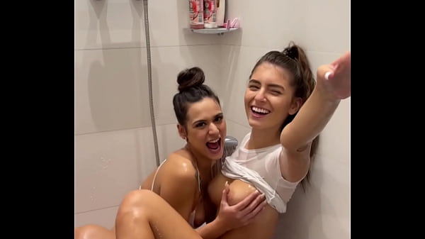 Steamy Sapphic Shower Showdown: Sloppy Double Blowjob And Cum-swapping Facial From A Pov Perspective