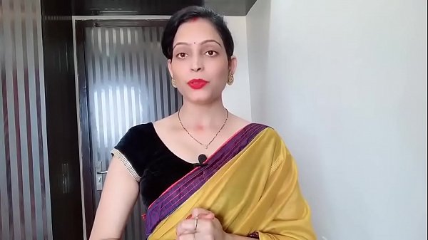 Sizzling Desi Bhabhi In Saree Moaning In Hindi
