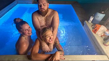 Steamy Hot Tub Threesome: Deliah Grace & Scarlett Gush In Wca’s Wild Scene