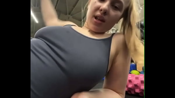 Gym Gains Unleashed: A Sweaty Stranger’s Wild Squirting Fuck Session
