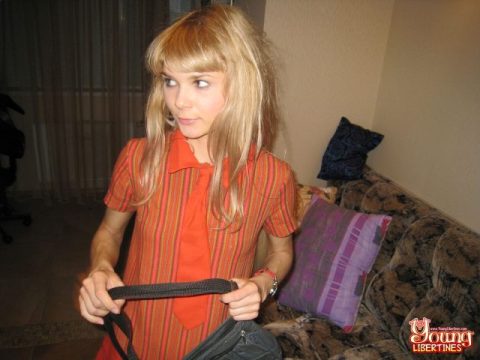 18 Videoz – Alicia A Gettin’ Fucked Instead Of Doin’ English