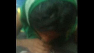 देसी आंटी और भिखारी का लोकल ट्रेन में जोरदार सेक्स