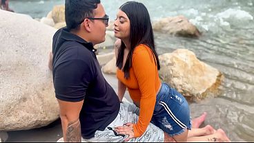 Mira El Video Viral: Jovencita Estudiante Se Coge Al Aire Libre En El Río La Termotasajero De Cúcuta, Colombia, Pura Putería Pública