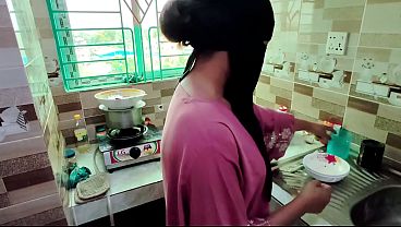 Cheating Hubby Pounds The Muslim Maid While The House Is Empty
