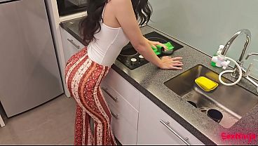 Watch This Amateur Cleaner Take A Messy Load Deep Inside – Filthy Finish