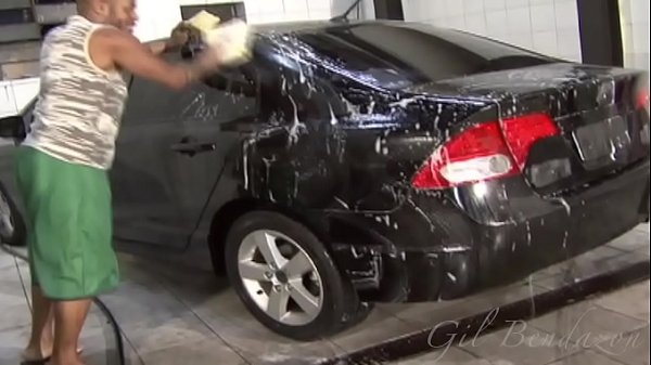 Loira Gostosa Vai Pegar O Carrão E Ainda Leva Uma Piroca De Brinde