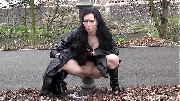 Check Out Fae Corbin’s Wild Outdoor Flashing, Naked Babes In Public, And Totally Insane Exhibitionist Shit