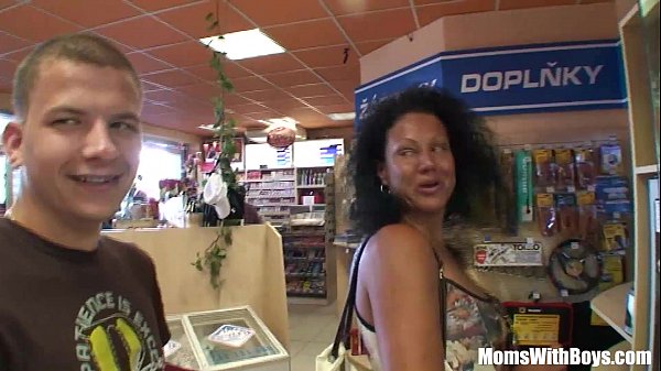 Mature Woman Gets Picked Up And Fucked Hard In A Dirty Abandoned Building